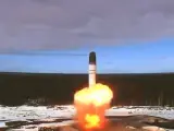 Rusia ha realizado este miércoles un lanzamiento de prueba con el misil balístico intercontinental Sarmat, según han confirmado las autoridades rusas.