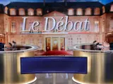 Macron y Le Pen, antes de comenzar el debate.
