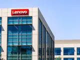 Lenovo informa de tres vulnerabilidades que estarían afectando a varios de sus modelos de portátil.