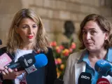 Yolanda Díaz y Ada Colau en declaraciones a los periodistas en Sant Jordi.