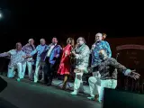 José Manuel Parada con el resto de músicos de 'Canciones de Barrio' durante una actuación.