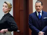 Los actores Amber Heard y Johnny Depp, en el octavo día del juicio.