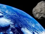El asteroide pasa cerca de la Tierra cada 7 años.