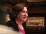 La alcaldesa, Ada Colau, en el pleno extraordinario sobre el 'Catalangate' de este viernes.