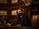La alcaldesa de Barcelona, Ada Colau, durante una sesión plenaria del Consejo municipal del Ayuntamiento de Barcelona