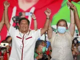'Bongbong' Marcos, en un mitin junto a su candidata a vicepresidenta, Sara Duterte-Carpio, en Manila, Filipinas.