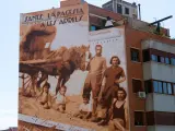 El artista Roc Blackblock estreno un gran mural urbano de homenaje en el mundo agrícola en el barrio de Sants de Barcelona