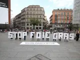 Activistas de Igualdad Animal en una concentración en Madrid contra la alimentación forzada de animales en la producción de foie gras.