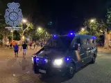 Despliegue policial en Sevilla por los hinchas alemanes y escoceses.