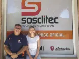 Alejandro Ribera, gerente de la Sosclitec, y Mariangeles Solano, administrativa.