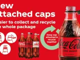 Proyecto de Coca-Cola para pegar los tapones a sus botellas de plástico.