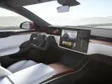 Puesto de conducción del Tesla Model S 2021.