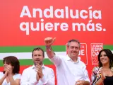 Juan Espadas, secretario general del PSOE de Andalucía, inicia su campaña en la plaza de San Juan de Jaén con el lema 'Andalucía quiere más'.