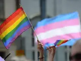 Archivo - Arxiu - Bandera gai contra homofòbia diversitat sexual