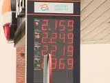 Gasolina y gas&oacute;leo ya superan ambos los dos euros
