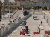 La actual rampa de acceso al Port Olímpic, al fondo, desaparecerá