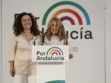 La candidata de Por Andalucía, Inma Nieto, junto a Yolanda Díaz.