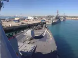 Este vídeo muestra el sorprendente timelapse de cómo atraca el USS Ross, uno de los destructores de la Marina estadounidense, en el puerto de la base naval de Rota.