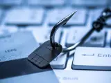 Los atacantes utilizan la táctica del phishing, entre otros métodos delictivos.