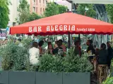 Las propuestas del Bar Alegr&iacute;a de Sant Antoni se cuelan hasta septiembre en la terraza del hotel The Barcelona Edition de Barcelona