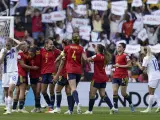 Las jugadoras de España celebran uno de los goles frente a Finlandia en la Eurocopa de Inglaterra