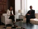 Laura Vilagrà y Félix Bolaños, consellera de la Generalitat catalana y ministro de la Presidencia del Gobierno, respectivamente, durante la reunión de este viernes 8 de julio en el Palau de la Generalitat de Barcelona.