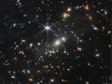 Primera imagen del espacio profundo del telescopio espacial James Webb.