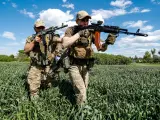 Soldados ucranianos, durante una patrulla de reconocimiento en la región de Donetsk (Donbás, este de Ucrania).