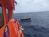 Rescate de inmigrantes que iban rumbo a Canarias