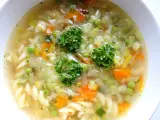 Una sopa de verduras.