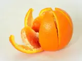 Las cáscaras de una naranja.