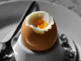 Un huevo cocido.