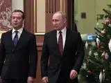 El expresidente ruso, Dmitri Medvédev, junto al presidente de Rusia, Vladímir Putin, en una imagen de archivo.