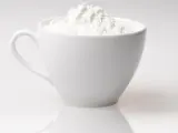 Una taza de harina.