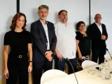 Junqueras, Bassa y Romeva acompañados de los abogados Andreu Van den Eynde y Clara Serra, este miércoles en el Col·legi de Periodistes de Catalunya.