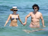 Sylvie Meis disfruta de unas vacaciones junto a su marido, Niclas Castello, en el Club 55, ubicado en Saint-Tropez.