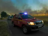 Bomberos en el incendio declarado en Humanes (Guadalajara).