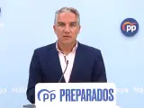 El coordinador general del PP, Elías Bendodo, en la rueda de prensa en Córdoba.