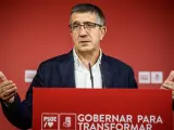 El socialista Patxi López durante su intervención en una rueda de prensa en Bilbao este miércoles.