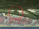 La imagen de la polémica: ratas en el Camp Nou.