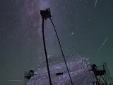 El 11 de agosto de 2021, un telescopio MAGIC multiespejo de 17 metros de diámetro reflejó este cielo nocturno estrellado desde el Observatorio Europeo norte del Roque de los Muchachos en la isla canaria de La Palma.