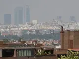 El humo procedente del incendio en Portugal en Madrid.