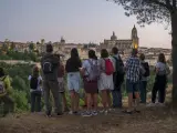 El turismo en Segovia aumenta este verano y recibe a un turista que viaja para "quedarse a disfrutar y conocer"