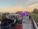 El coche incendiado