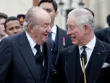 El rey emérito Juan Carlos I junto a el nuevo rey Carlos III de Inglaterra.