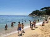 Encuentran el cuerpo sin vida de un submarinista en la playa de Cala Bona (Mallorca)
