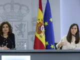 Las ministras de Hacienda, María Jesús Montero, y Derechos Sociales, Ione Belarra.