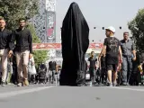 Una mujer iraní durante la celebración de la ceremonia del Arbaeen