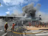 Un incendio obliga a evacuar un restaurante de comida rápida en el centro comercial Bonaire