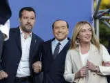 El secretario general de la Liga Norte, Matteo Salvini; el presidente de Forza Italia, Silvio Berlusconi; y la líder de Fratelli d'Italia, Giorgia Meloni, en el cierre de la campaña de las elecciones generales italianas.